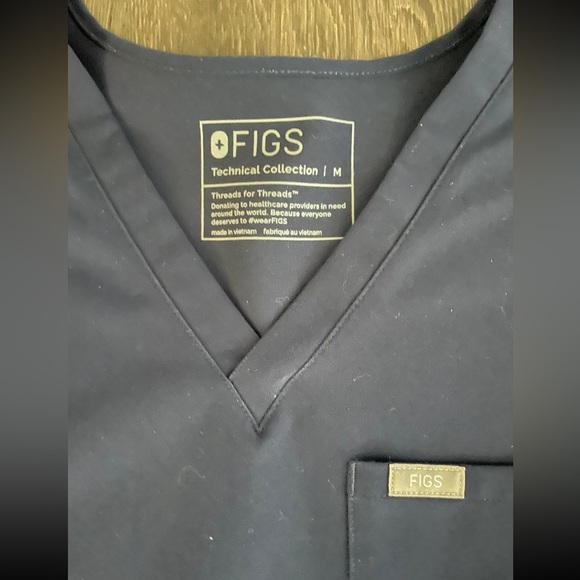 Figs scrub top women navy top - Picture 2 of 3